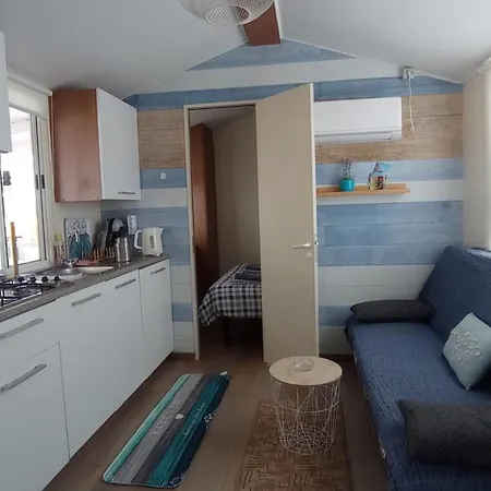 Azzuro Sea Retreat Mobile